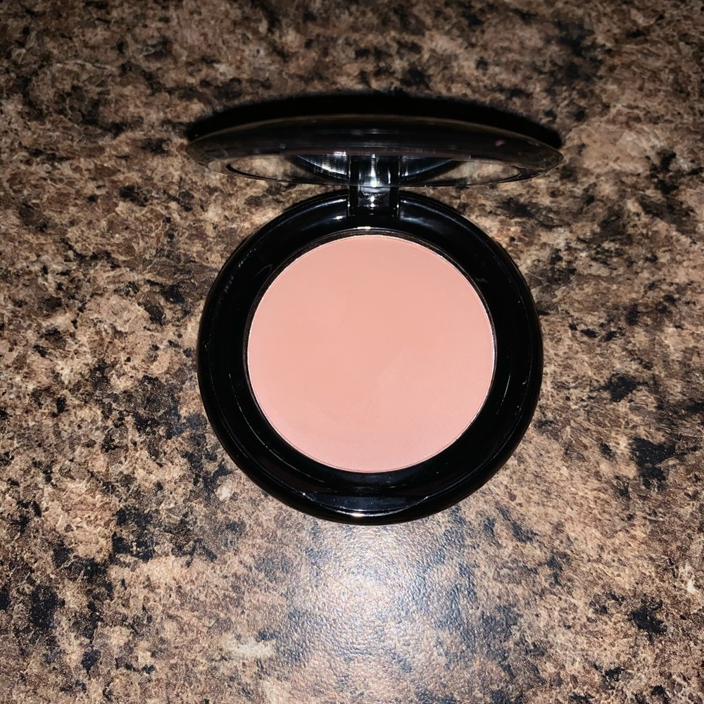 Marc Jacobs O!mega eyeshadow (shade big o!)